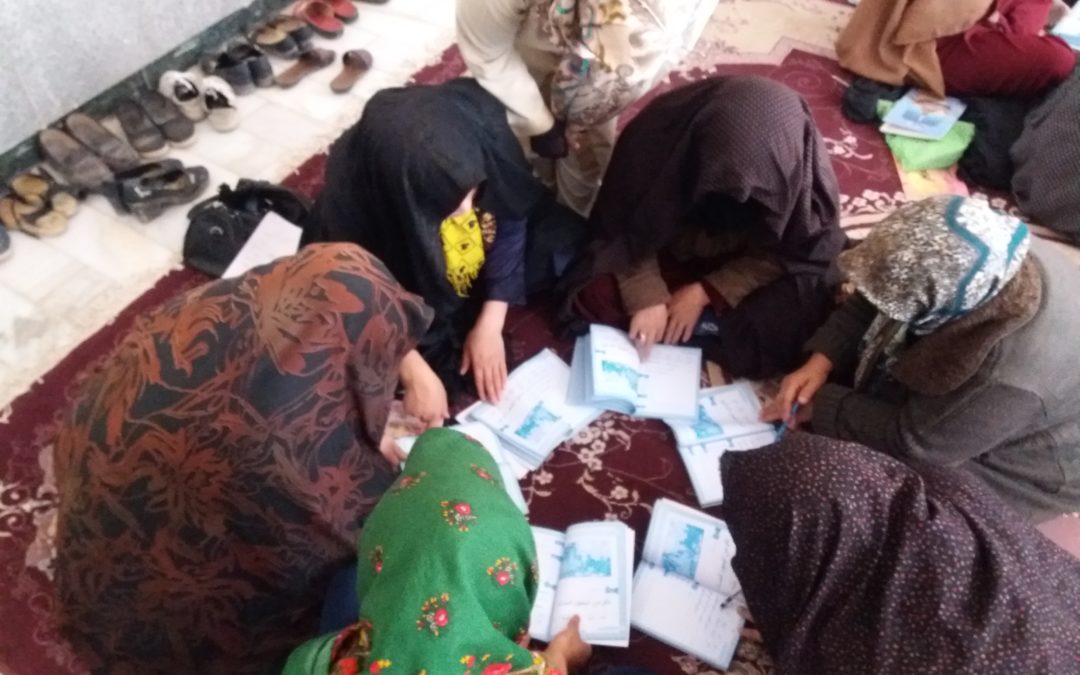 Comienza de nuevo el curso de alfabetización para viudas en Sharak-e Mustafa